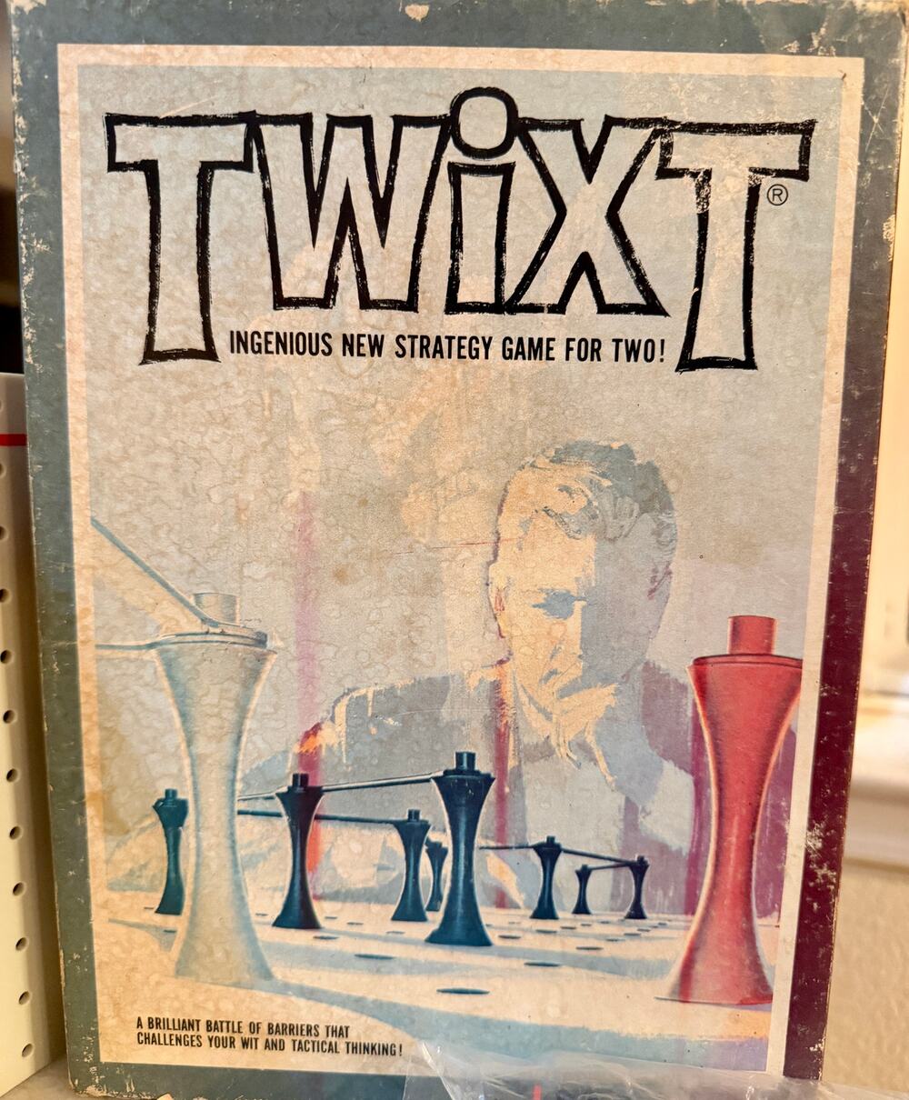 Vintage 1962 TwixT Strategy Board Game 3M Bookshelf Game Complete Peg Board